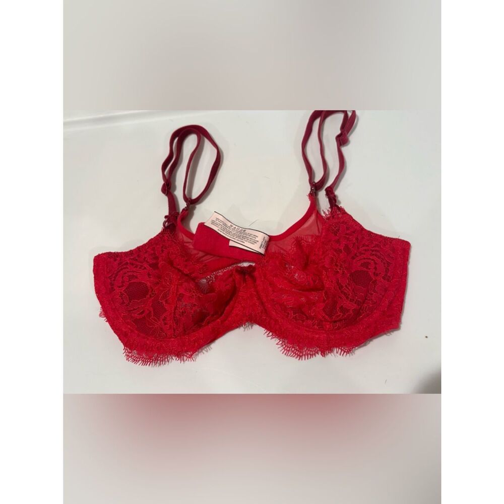Victoria's Secret Red Floral Lace Underwire Bra